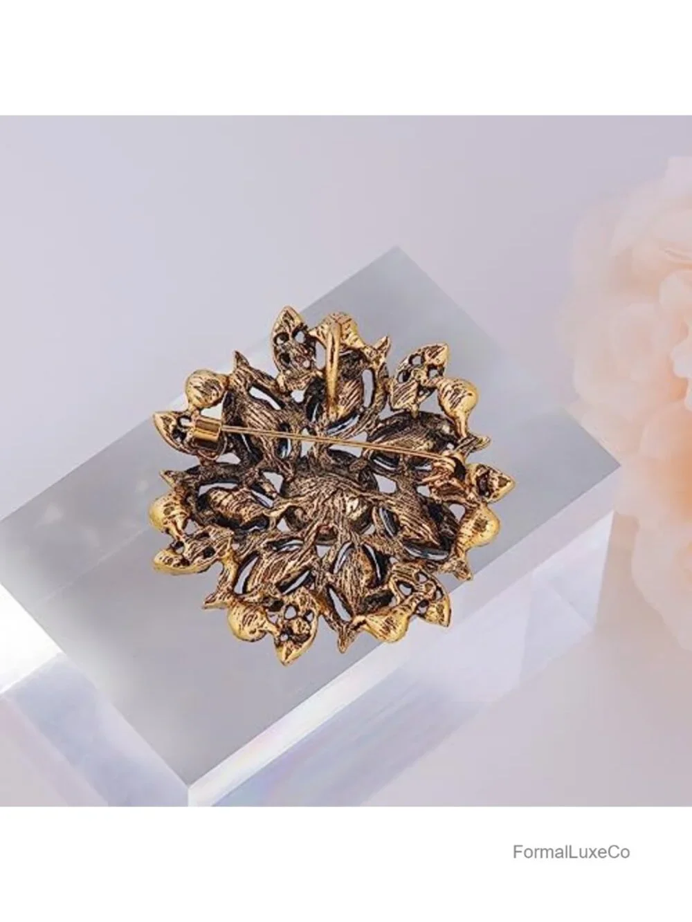 Vintage Crystal Flower Brooch Pin for Women Wedding Elegant Jewelry